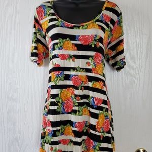 Lularoe | S Perfect T - Striped with Flowers